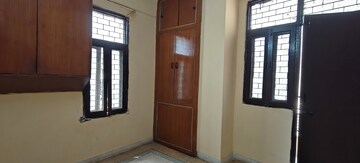 Room in 2 BHK Builder Floor at Mayur Vihar Phase 1 – for Rent