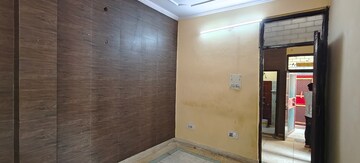 Room in 2 BHK Builder Floor at Mayur Vihar Phase 1 – for Rent