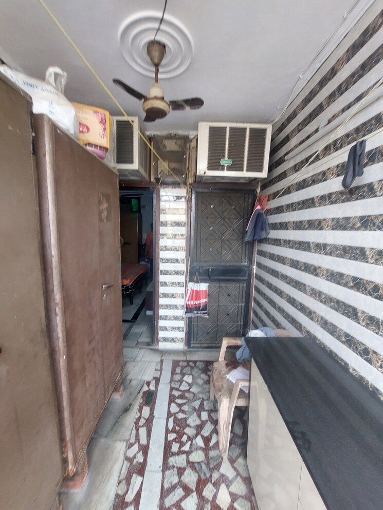 undefined, mahindru enclave 3 Bedroom 2200 Sq.Ft. Builder Floor In Mahindru Enclave Delhi 8673829