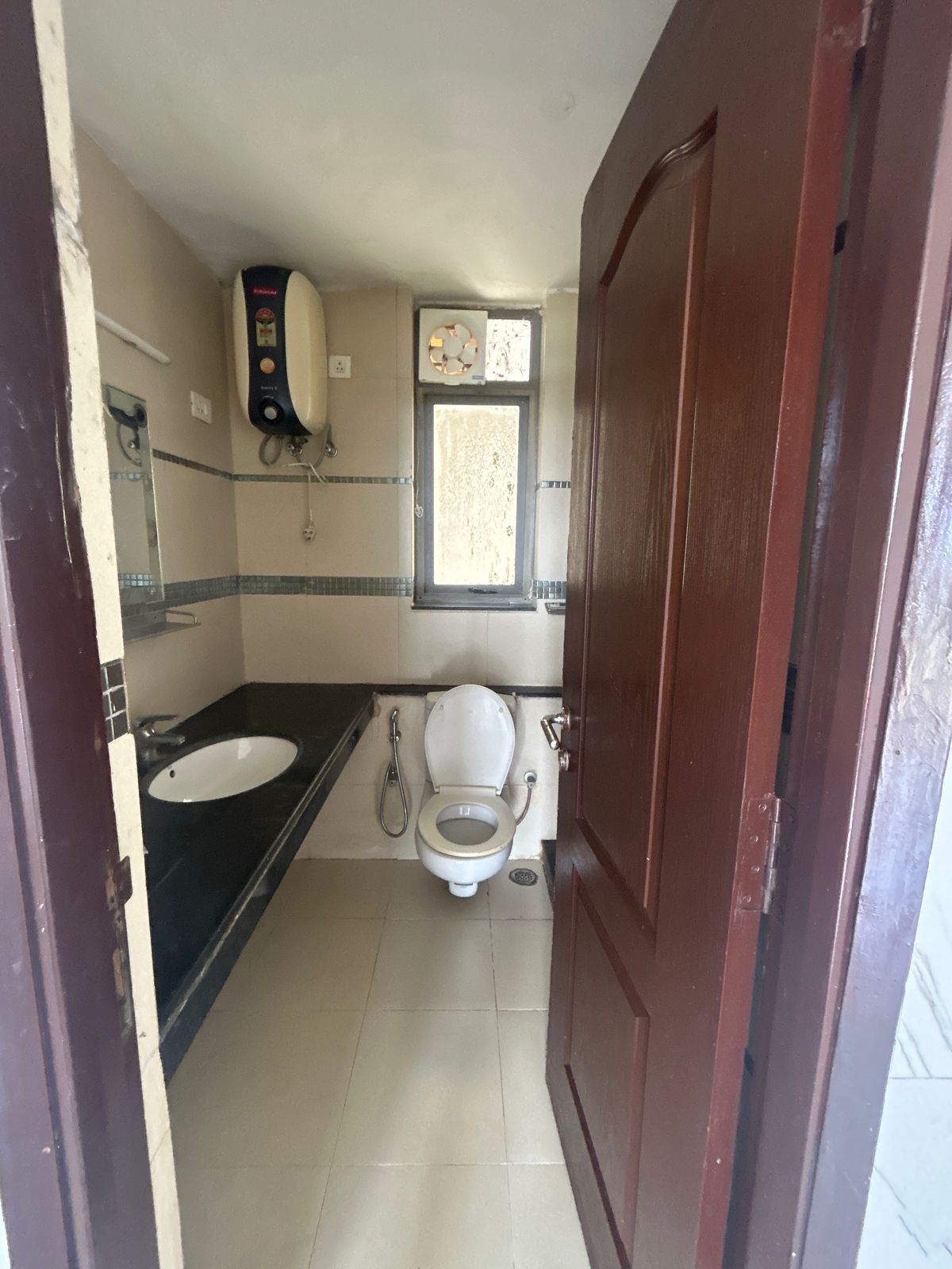 2 BHK Apartment For Rent in Unitech Uniworld Gardens 2