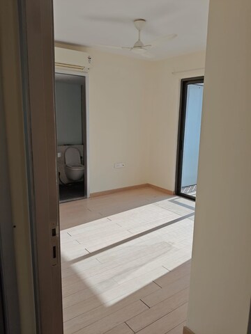 Room in 2 BHK Apartment at Ajmera Zeon, Wadala East – for Rent