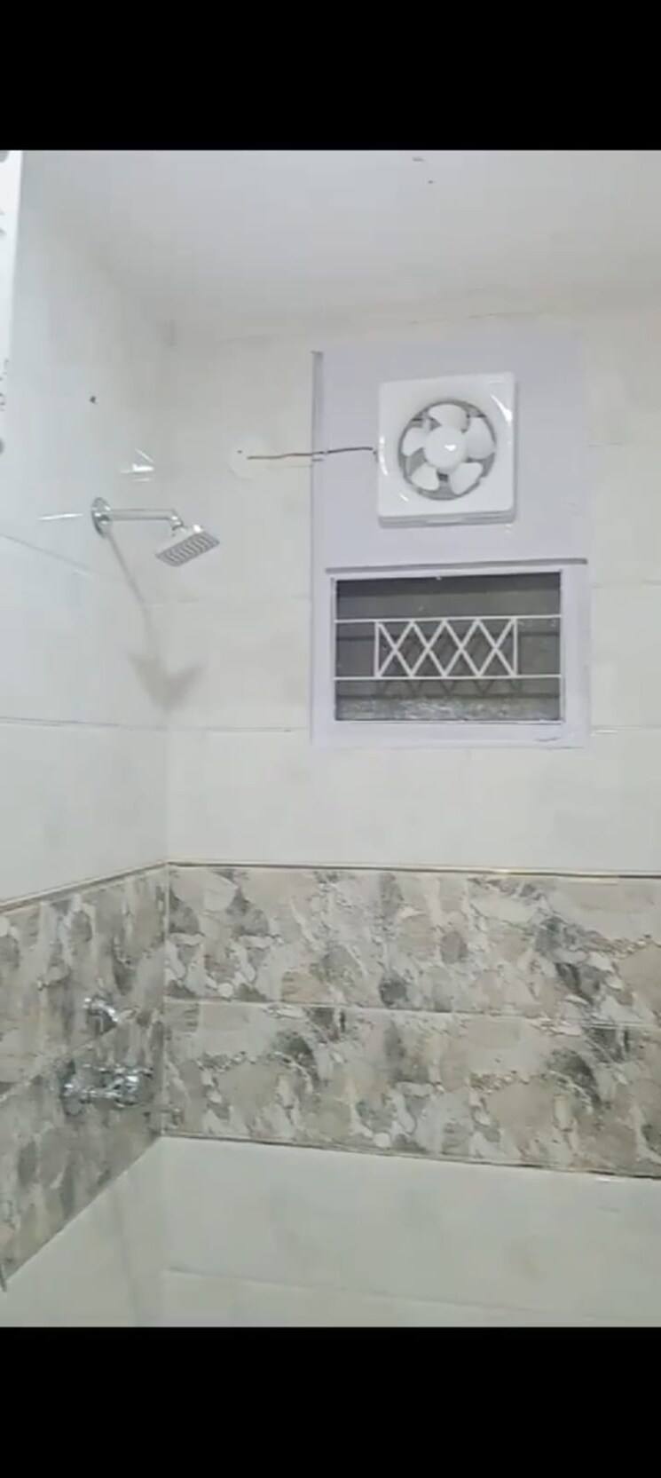 Bathroom, malviya nagar 2 Bedroom 80 Sq.Yd. Builder Floor In Malviya Nagar Delhi 8673867
