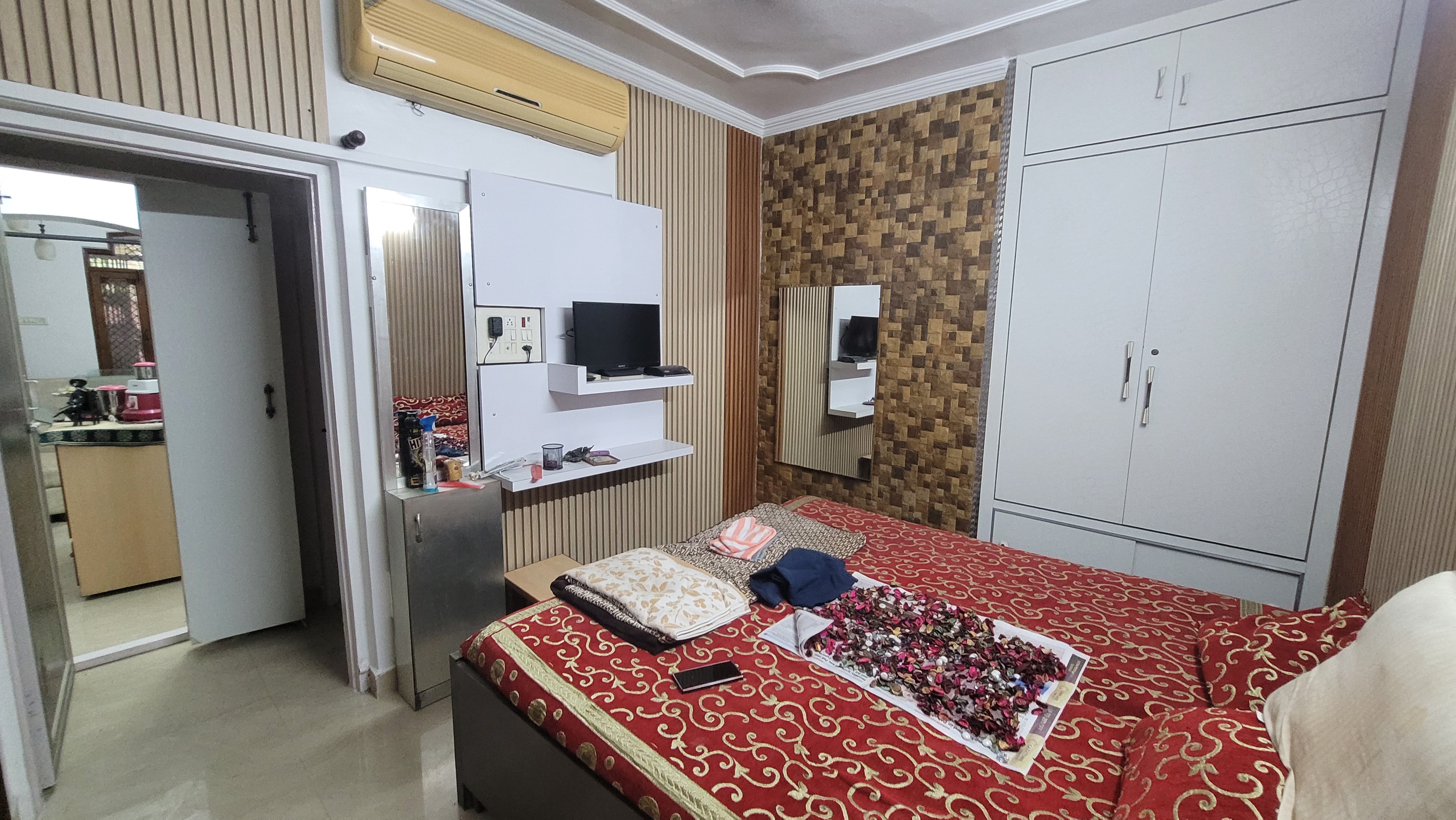 1 BHK + Study Room Apartment For Rent in RWA GTB Enclave Pocket D