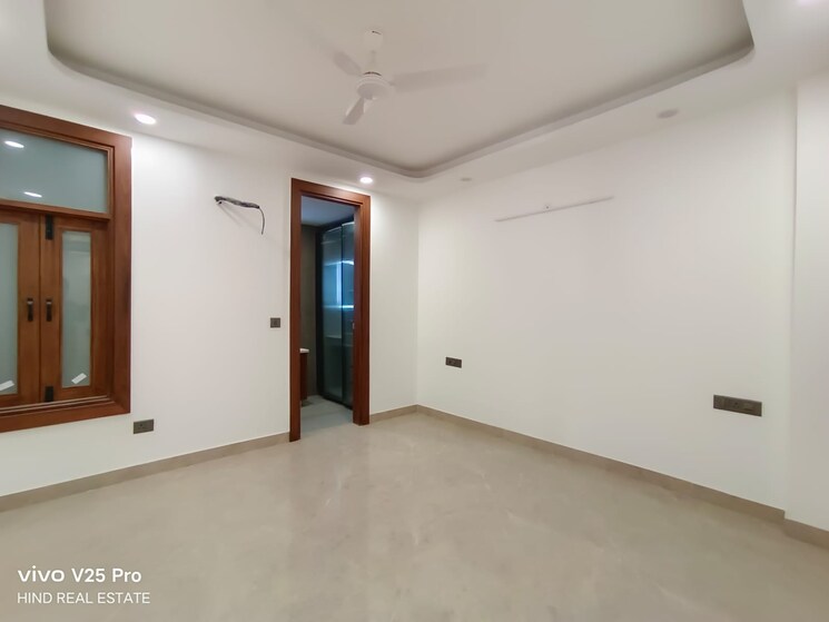 Room, vasant kunj 4 Bedroom 2000 Sq.Ft. Builder Floor In Vasant Kunj Delhi 8673880