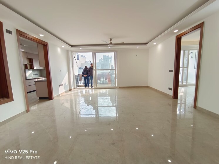 Room, vasant kunj 4 Bedroom 2000 Sq.Ft. Builder Floor In Vasant Kunj Delhi 8673880