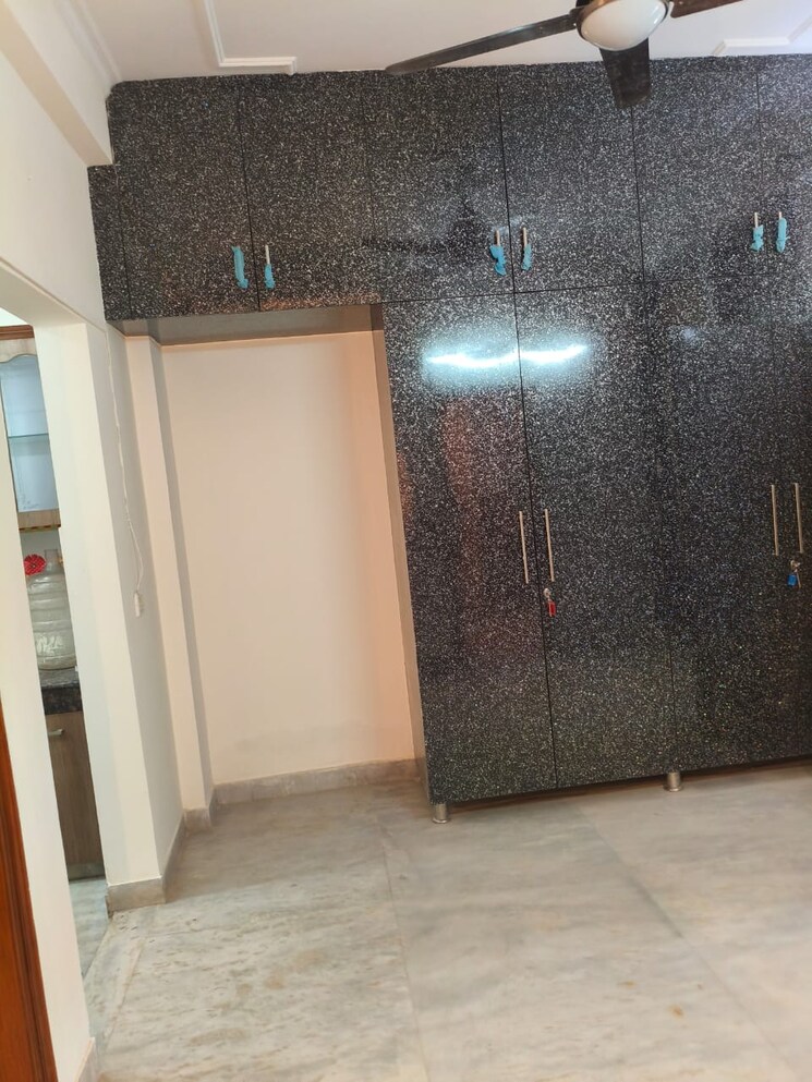 Room, sector 23a 2 Bedroom 160 Sq.Yd. Builder Floor In Sector 23a Gurgaon 8673908