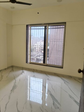 Room in 2 BHK Apartment at Arihant View, Santacruz East – for Rent
