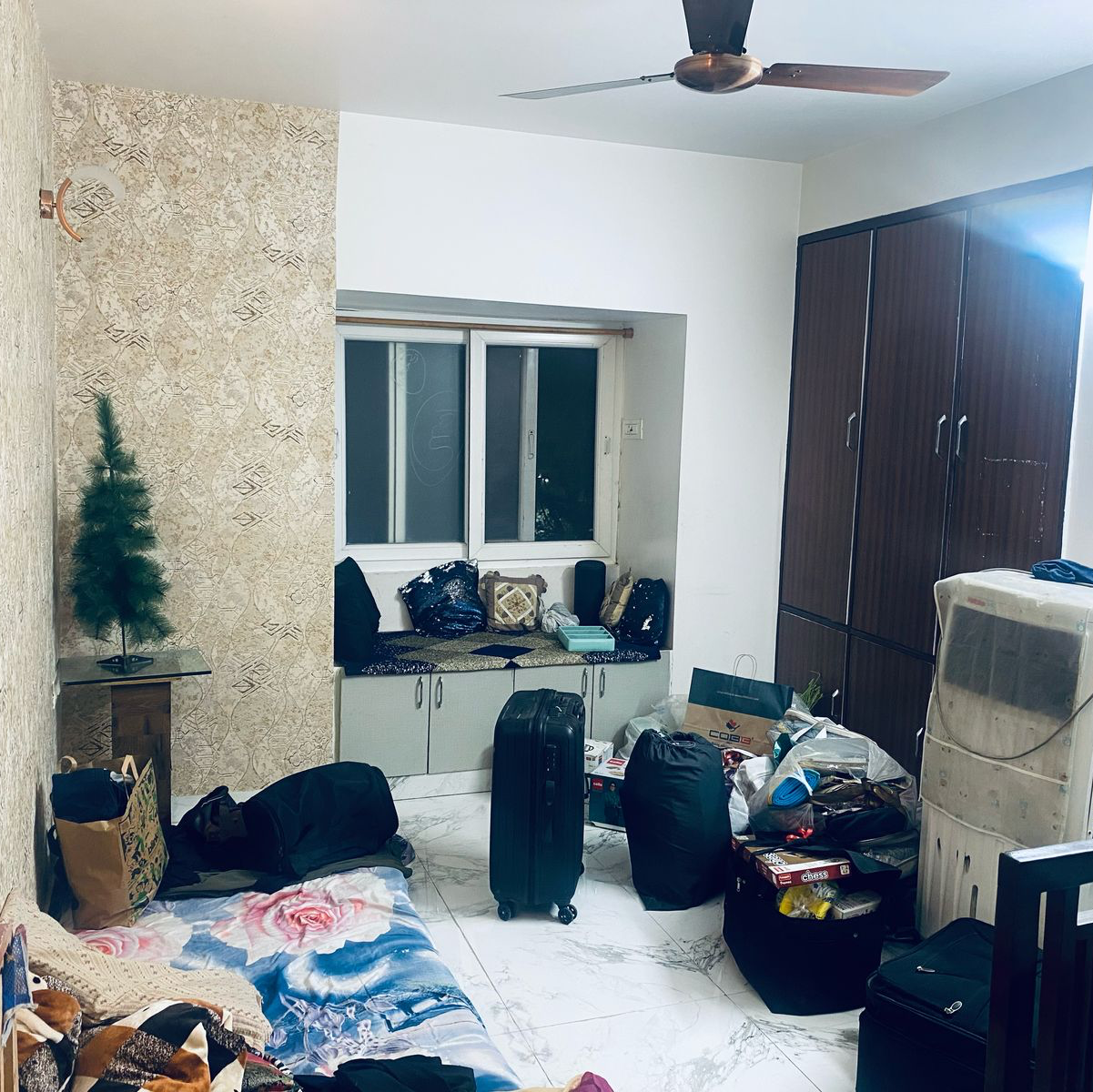 3 BHK Apartment For Rent in Paarijat Apartment Sector