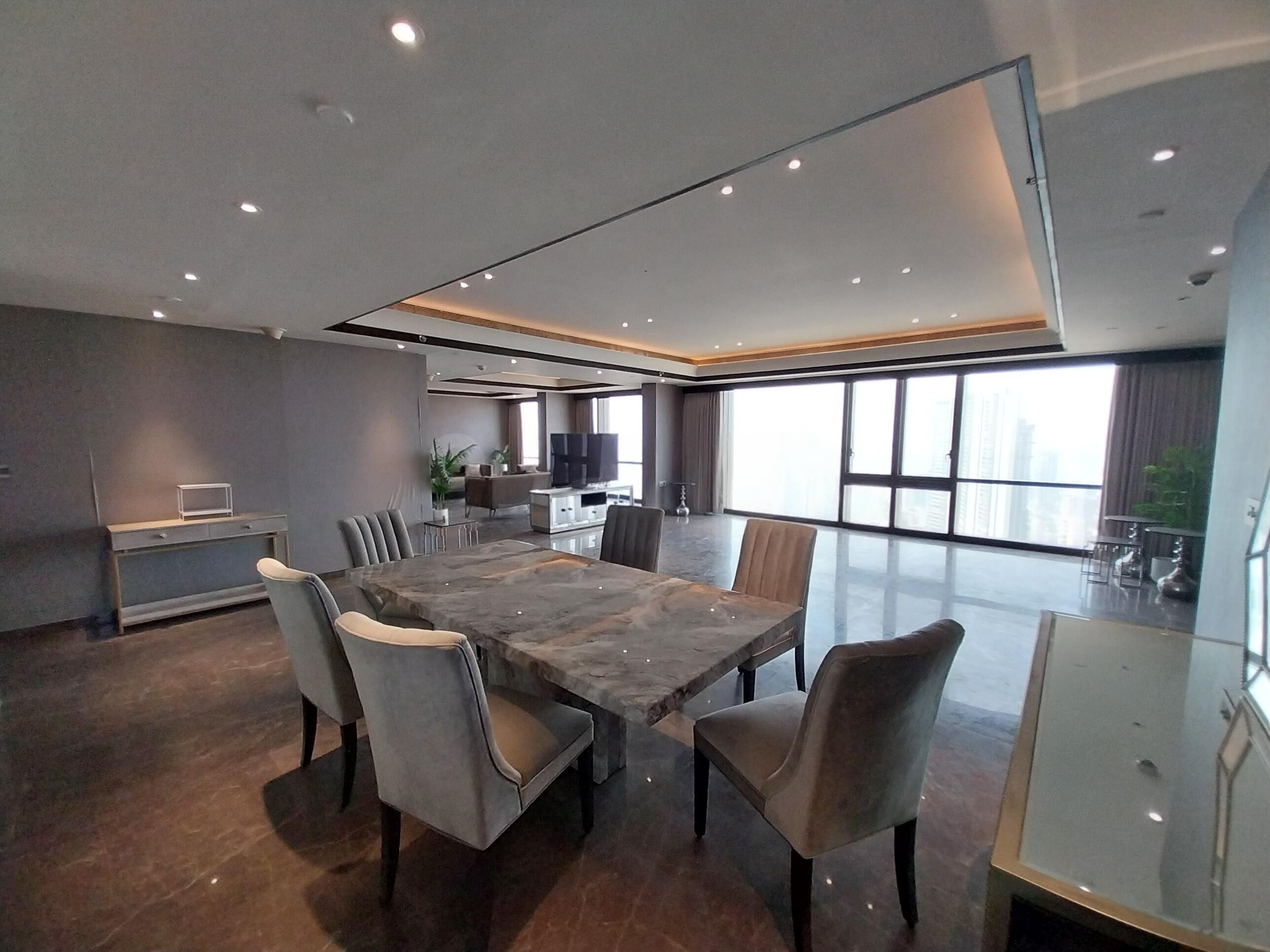 5 BHK + Pooja Room,Servant Room Apartment For Rent in Lodha Trump Tower