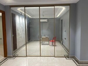 Building Lobby in 4 BHK Builder Floor at Unitech Greenwood City Apartment, Sector 45 – for Sale