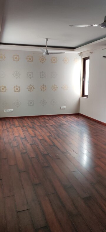 Master Bedroom in 4 BHK Builder Floor at Greater Kailash I – for Rent