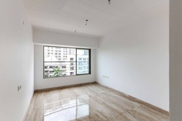 Room in 3 BHK Apartment at Poseidon Apartment, Andheri West – for Sale