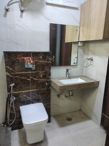 Bathroom in 1 BHK Independent House at Sushant Lok 3, Sector 57 – for Rent