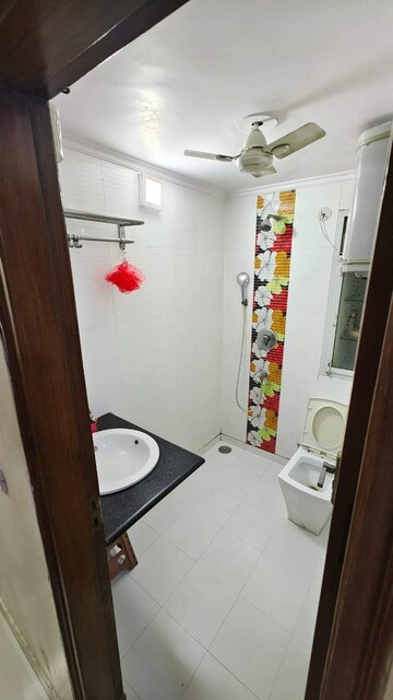 Bathroom in 2.5 BHK Independent House at Sector 55 – for Rent