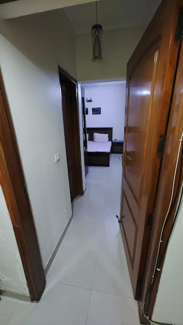 Furnished Amenities in 2.5 BHK Independent House at Sector 55 – for Rent