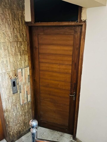 Furnished Amenities in 2.5 BHK Independent House at Sector 56 – for Rent