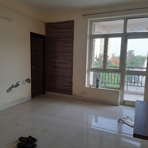 Room in 4 BHK Apartment at Ushay Towers, New Tara Nagar – for Sale