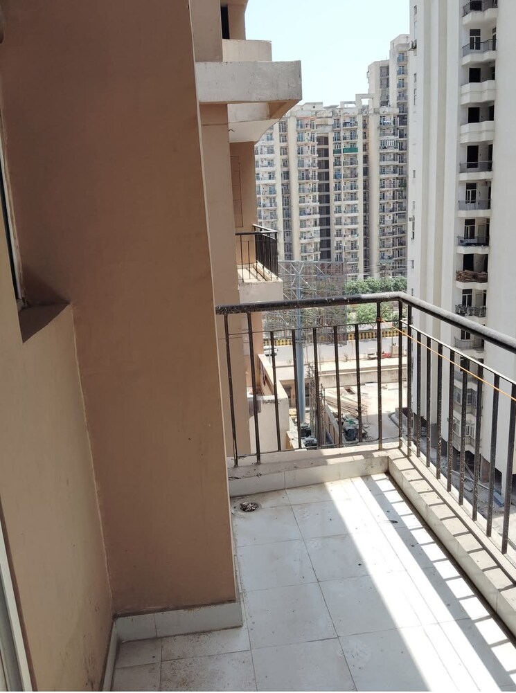 Balcony, radicon-vedantam 2.5 Bedroom 1100 Sq.Ft. Apartment In Sector 16c Greater Noida Greater Noida 8674133