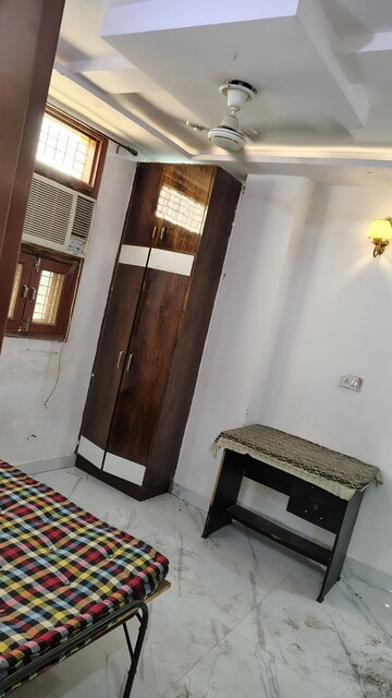 Furnished Amenities in 3 BHK Builder Floor at Dwarka Mor – for Rent