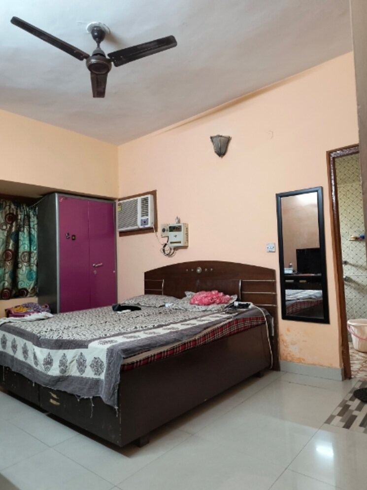 Bedroom, sarita-vihar-pocket-c-rwa 3 Bedroom 1450 Sq.Ft. Apartment In Sarita Vihar Delhi 8674189