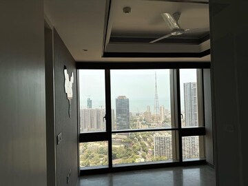 Room in 4 BHK Apartment at Lodha Trump Tower, Worli – for Rent