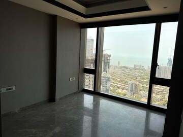 Room in 4 BHK Apartment at Lodha Trump Tower, Worli – for Rent