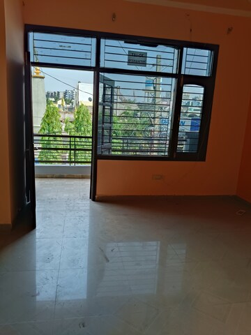 Room in 2 BHK Builder Floor at Dhakoli – for Rent