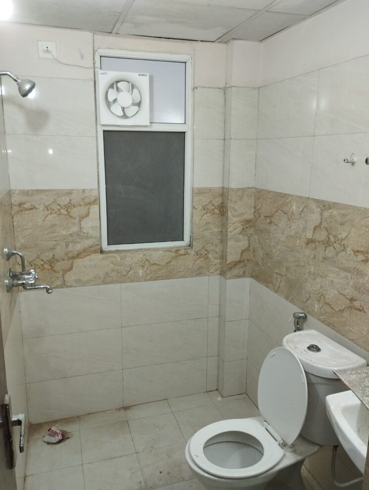 Bathroom, gaur-city-7th-avenue 3 Bedroom 747 Sq.Ft. Apartment In Sector 4 Greater Noida Greater Noida 8674245