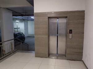 Lift in 3 BHK Apartment at Navrangpura – for Sale