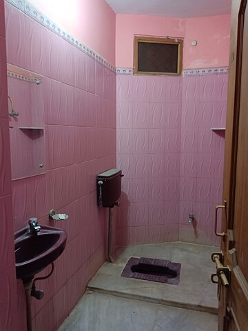Bathroom in 2 BHK Builder Floor at Indira Nagar – for Rent