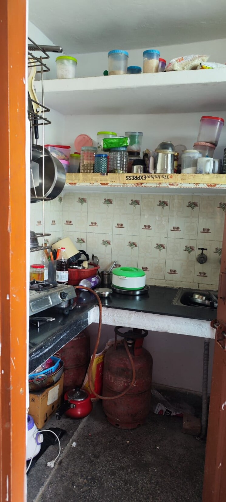 Master Bedroom, rwa-qutab-enclave 2 Bedroom 800 Sq.Ft. Apartment In Katwaria Sarai Delhi 8674272