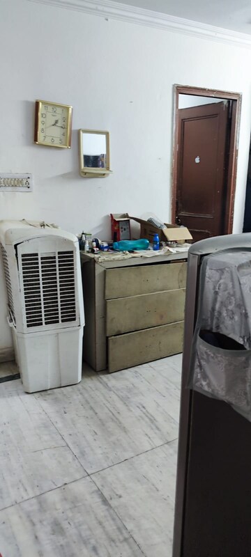 Master Bedroom in 2 BHK Apartment at RWA Qutab Enclave, Katwaria Sarai – for Rent