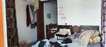 2 BHK Apartment For Rent in RWA Qutab Enclave, Katwaria Sarai