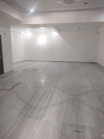  Warehouse For Rent in Naubasta
