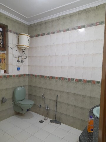 Bathroom in 2 BHK Builder Floor at MVL IPark, Sector 15 – for Rent