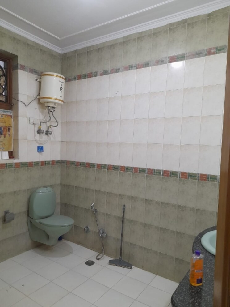 Bathroom, mvl-ipark 2 Bedroom 1150 Sq.Ft. Builder Floor In Sector 15 Gurgaon 8674362