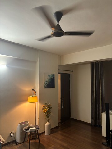 Room in 3.5 BHK Apartment at M3M Woodshire, Sector 107 – for Rent