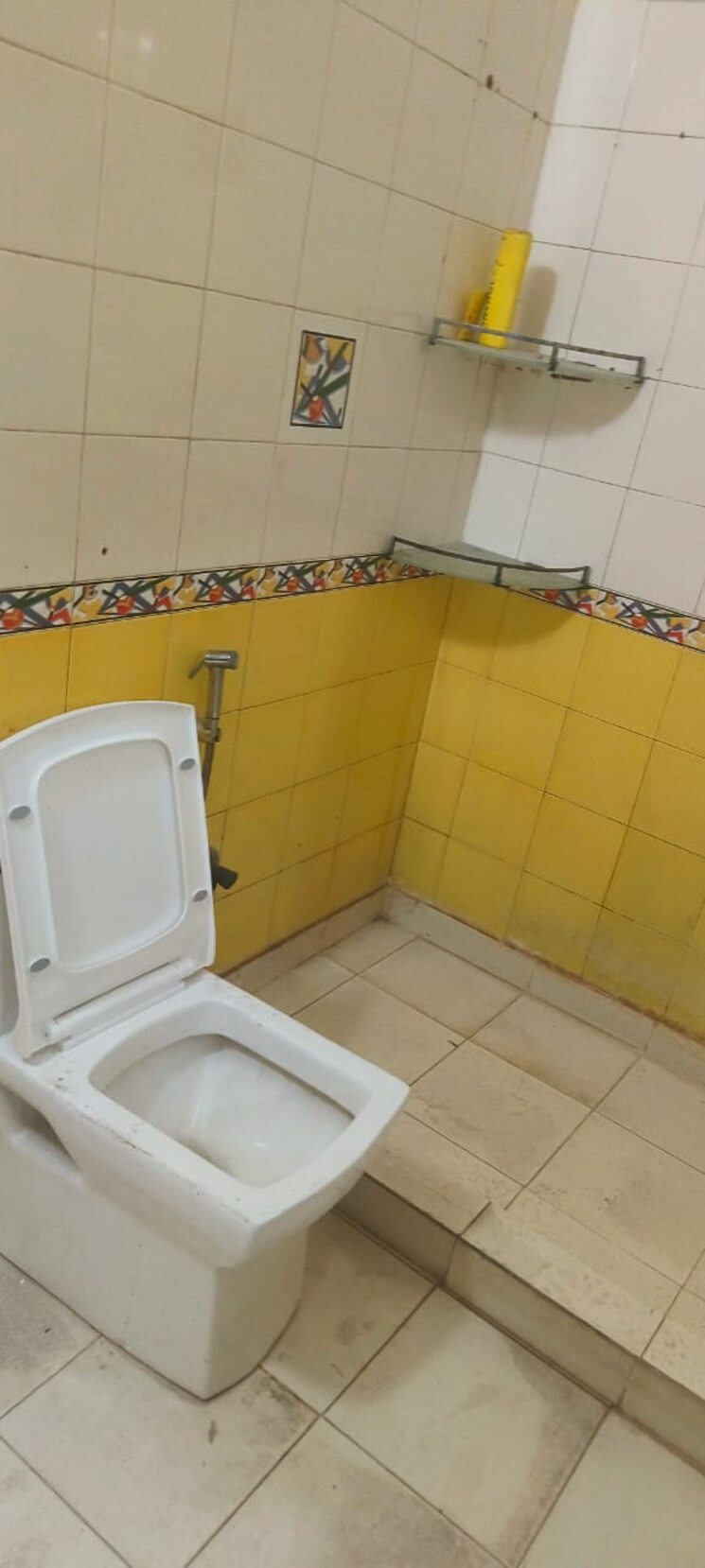 Bathroom, sector 50 1 Bedroom 1200 Sq.Ft. Villa In Sector 50 Noida 8674372