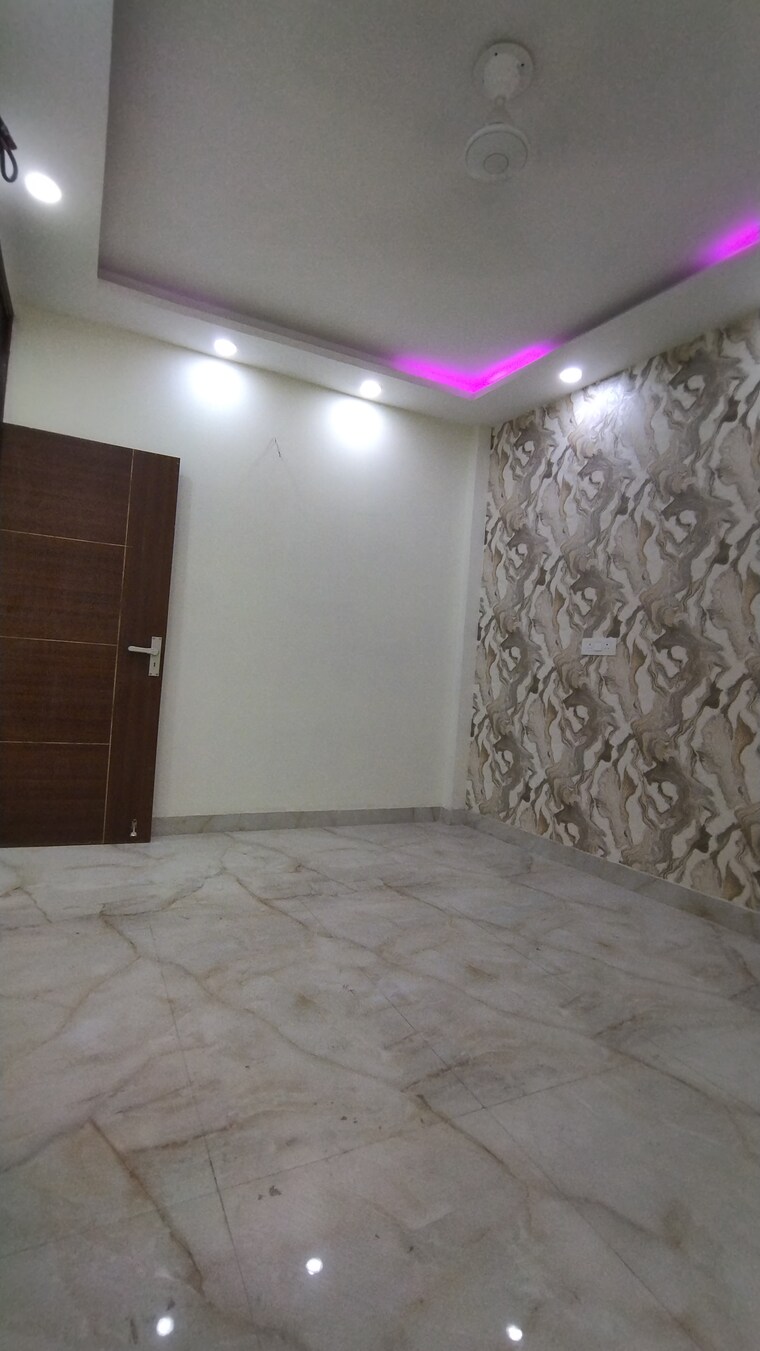 Room, govindpuri 3 Bedroom 10000 Sq.Ft. Builder Floor In Govindpuri Delhi 8674401
