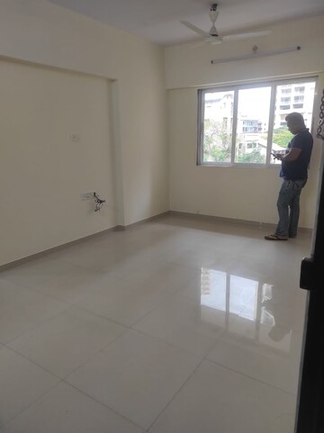 Room in 1 BHK Apartment at Arihant Tower, Parel – for Rent