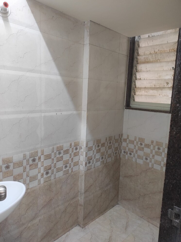 Bathroom, arihant-tower 1 Bedroom 450 Sq.Ft. Apartment In Parel Mumbai 8674425