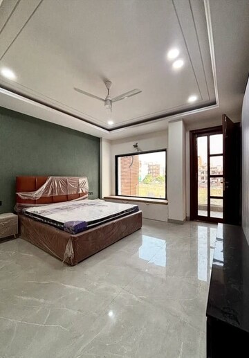 Bedroom in 4 BHK Builder Floor at Sector 28 – for Sale