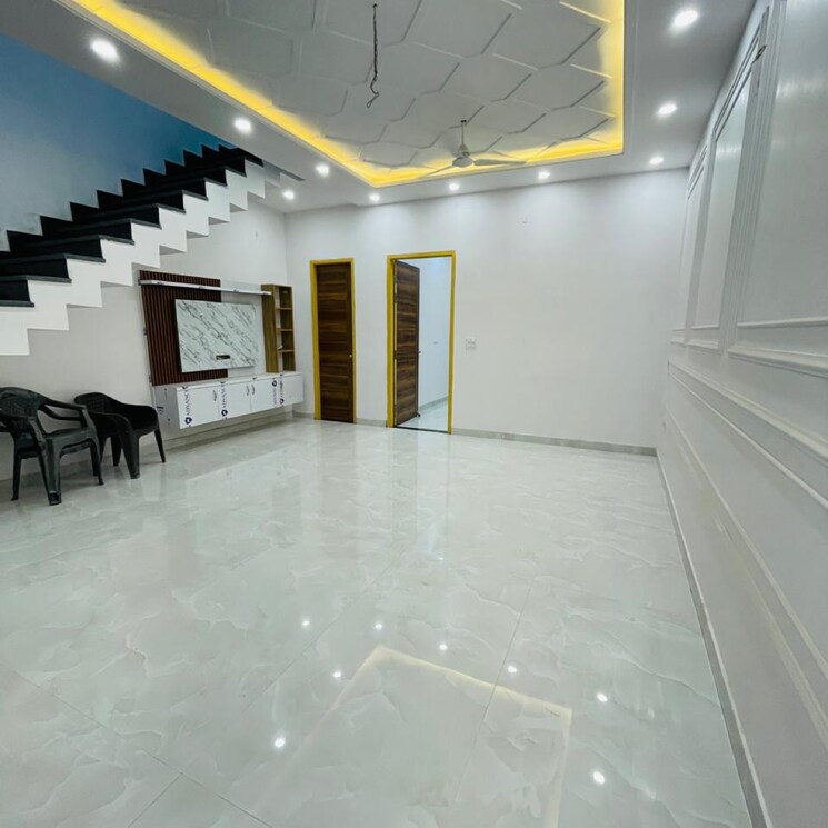 Room, dehradun cantt 3 Bedroom 120 Sq.Yd. Villa In Dehradun Cantt Dehradun 8674480