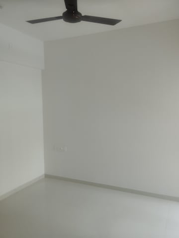 2 BHK Apartment For Rent in Runwal Eirene, Balkum Pada