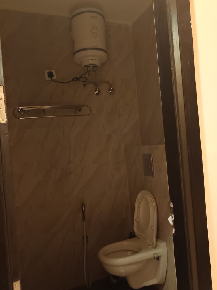 Bathroom, aerocity 5 Bedroom 2500 Sq.Ft. Independent House In Aerocity Mohali 8674516