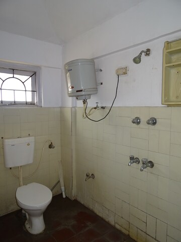Bathroom in 1 RK Independent House at Rt Nagar – for Rent