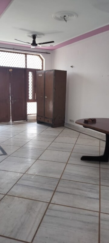 Living Room in 2 BHK Independent House at RWA Apartments Sector 41, Sector 41 – for Rent