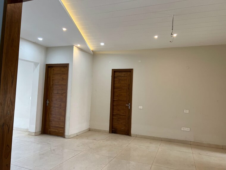 Room, aerocity 6+ Bedroom 5000 Sq.Ft. Independent House In Aerocity Mohali 8674557