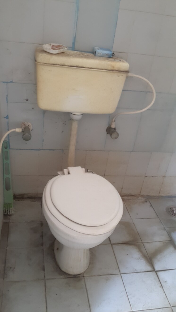 Bathroom, rt nagar 1 RK 650 Sq.Ft. Independent House In Rt Nagar Bangalore 8674537