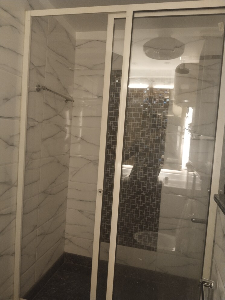 Bathroom, sarvodaya enclave 3 Bedroom 1800 Sq.Ft. Builder Floor In Sarvodaya Enclave Delhi 8674575